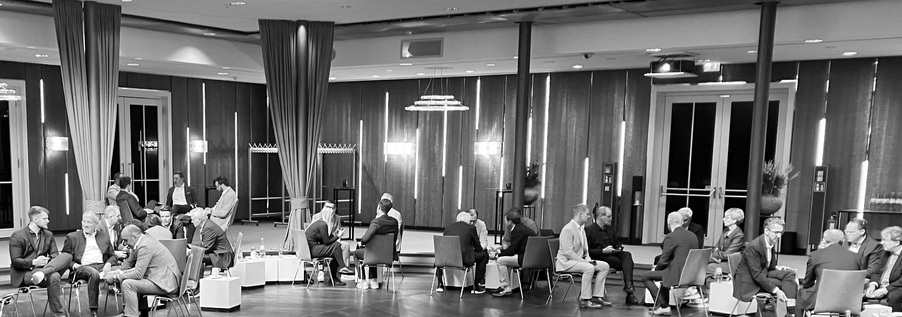 Gruppenarbeit in einer Konferenzsituation
